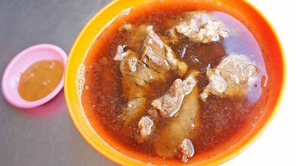 【台北美食】當歸羊肉麵線-超過30年老字號的無名路邊攤美食