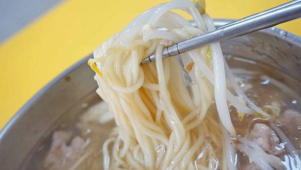 【台北美食】無店名的肉羹店-沒有店名低調大份量的肉羹麵小吃