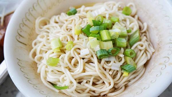 【台北美食】阿樹小吃-隱藏在狹小巷弄裡CP值爆表的小吃店