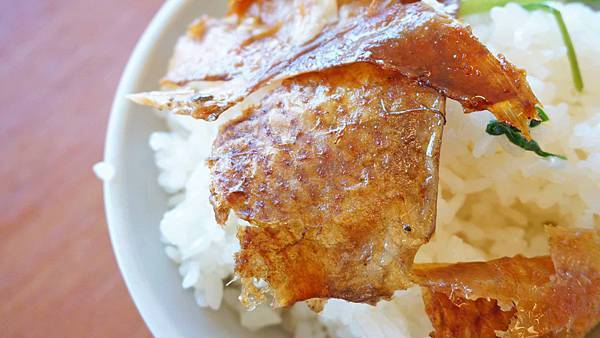 【三芝美食】60年代磚窯雞-皮酥肉嫩便宜又美味的烤雞店,在室內就能看到無敵海景! 【三芝美食】60年代磚窯雞-皮酥肉嫩便宜又美味的烤雞店,在室內就能看到無敵海景!