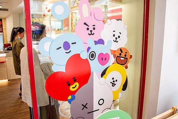 【石牌美食】亞尼克石牌店-剛開幕就大爆人潮的超人氣生乳捲甜點店