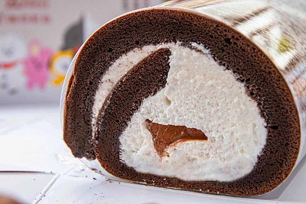 【石牌美食】亞尼克北投石牌店-剛開幕就大爆人潮的超人氣生乳捲甜點店