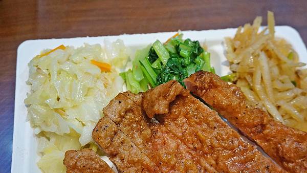 【台北美食】南香排骨-網路上評價極高的美味排骨飯店