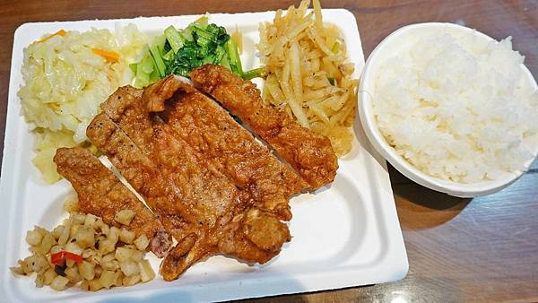 【台北美食】南香排骨-網路上評價極高的美味排骨飯店 【台北美食】南香排骨-網路上評價極高的美味排骨飯店