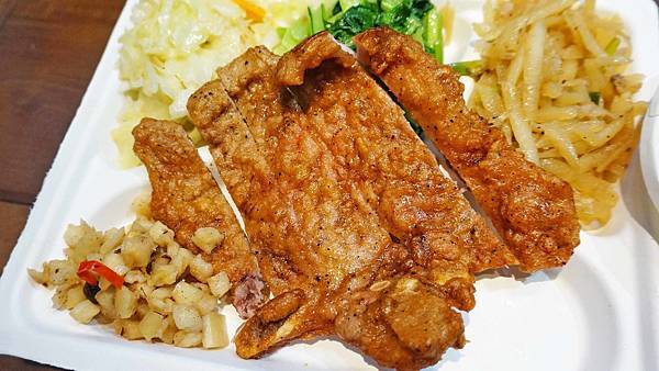 【台北美食】南香排骨-網路上評價極高的美味排骨飯店