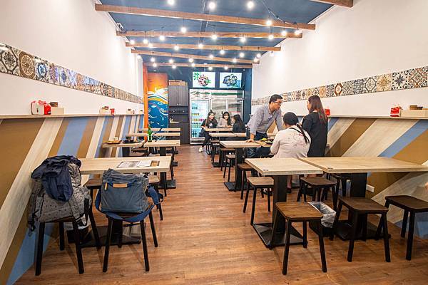 【永和美食】大船．百元海鮮燒烤-平民價格、餐廳環境，樂華夜市裡舒適又美味的海鮮料理餐廳