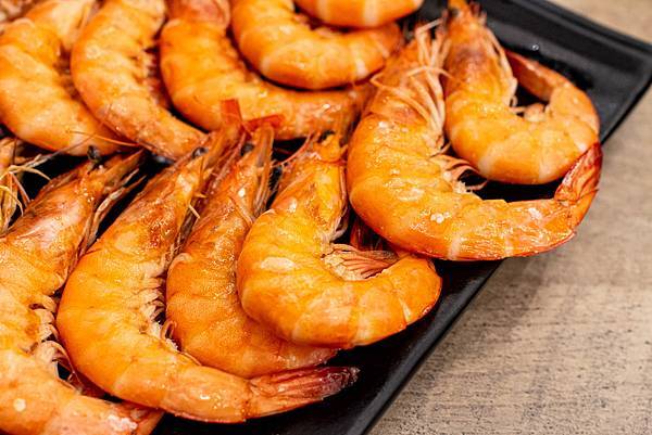 【永和美食】大船．百元海鮮燒烤-平民價格、餐廳環境，樂華夜市裡舒適又美味的海鮮料理餐廳