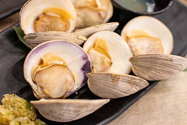 【永和美食】大船．百元海鮮燒烤-平民價格、餐廳環境，樂華夜市裡舒適又美味的海鮮料理餐廳