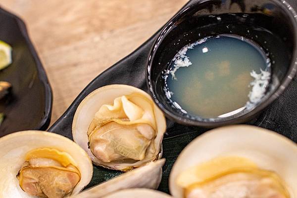 【永和美食】大船．百元海鮮燒烤-平民價格、餐廳環境，樂華夜市裡舒適又美味的海鮮料理餐廳