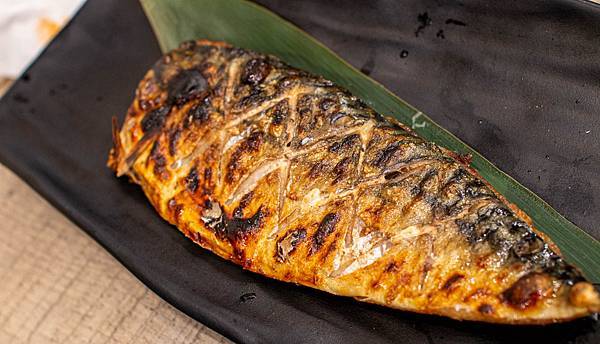 【永和美食】大船．百元海鮮燒烤-平民價格、餐廳環境，樂華夜市裡舒適又美味的海鮮料理餐廳