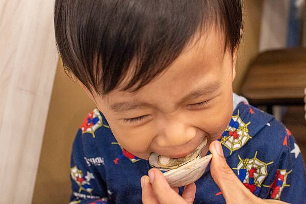 【永和美食】大船．百元海鮮燒烤-平民價格、餐廳環境，樂華夜市裡舒適又美味的海鮮料理餐廳