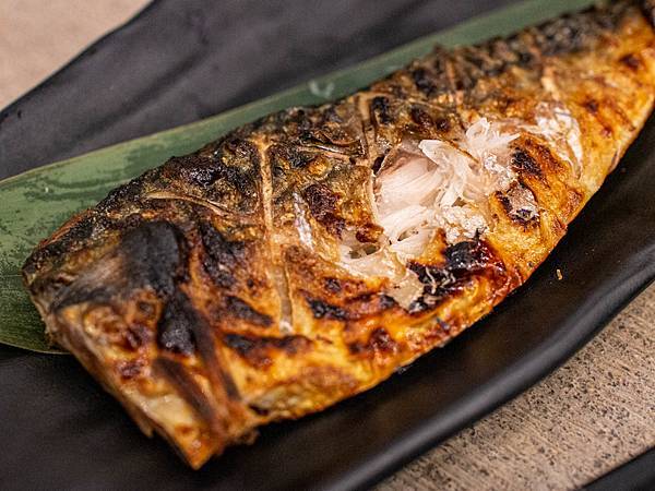 【永和美食】大船．百元海鮮燒烤-平民價格、餐廳環境，樂華夜市裡舒適又美味的海鮮料理餐廳