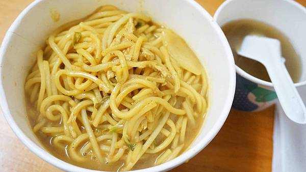 【台北美食】基隆廟口咖哩麵-每天只開四小時外觀不起眼的美食店家 【台北美食】基隆廟口咖哩麵-每天只開四小時外觀不起眼的美食店家