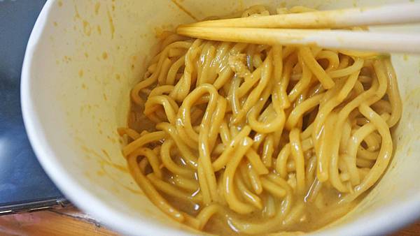 【台北美食】基隆廟口咖哩麵-每天只開四小時外觀不起眼的美食店家