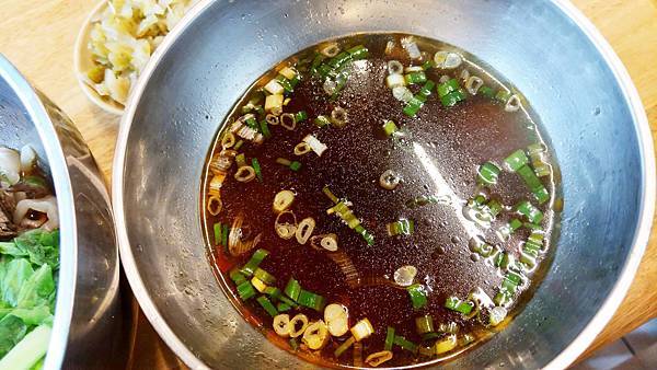 【台北美食】雙和盛麵餃館1987-隱藏在巷弄裡CP值爆表的超大份量美食