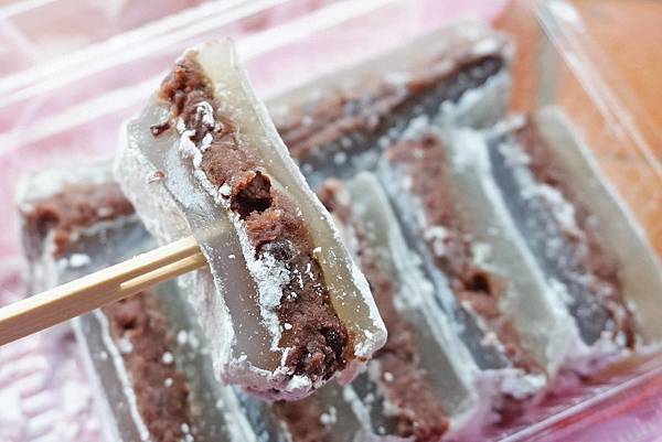 【台北美食】阿華涼糕-幾乎無負評!好吃到爆表的特殊甜點美食 【台北美食】阿華涼糕-幾乎無負評!好吃到爆表的特殊甜點美食