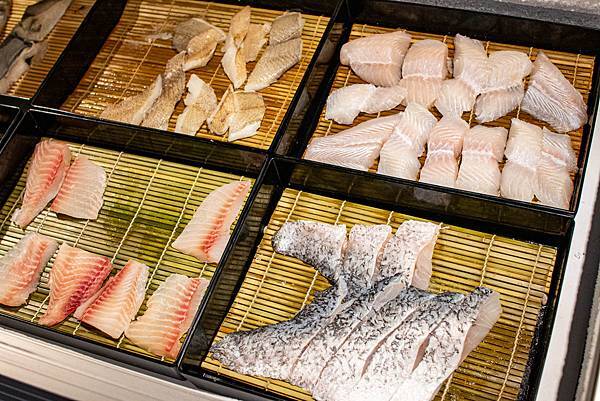 【台北美食】嗨蝦蝦吃到飽火鍋店-超過１００種不同食材、不同餐點無限量吃到飽的日式火鍋店