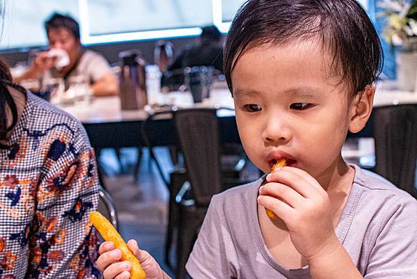 【台中美食】8德司創意餐館-巨無霸超豪華澎拜龍蝦火鍋，火鍋、義麵多種選擇一次滿足