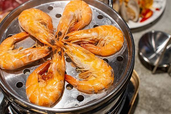 【台中美食】8德司創意餐館-巨無霸超豪華澎拜龍蝦火鍋，火鍋、義麵多種選擇一次滿足
