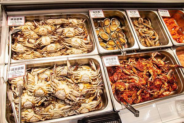 限時限量，買一送一！2020京畿道韓國商品展，超過百樣韓國商品一應俱全，更有地獄奶奶金守美系列商品等多樣商品首次登台～！新光三越A11館6樓