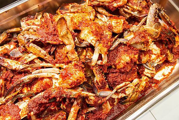 限時限量，買一送一！2020京畿道韓國商品展，超過百樣韓國商品一應俱全，更有地獄奶奶金守美系列商品等多樣商品首次登台～！新光三越A11館6樓