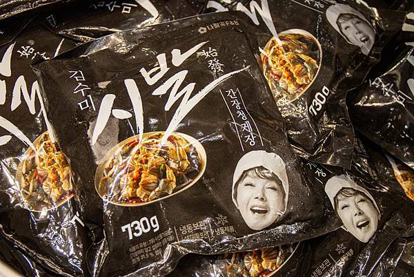 限時限量，買一送一！2020京畿道韓國商品展，超過百樣韓國商品一應俱全，更有地獄奶奶金守美系列商品等多樣商品首次登台～！新光三越A11館6樓