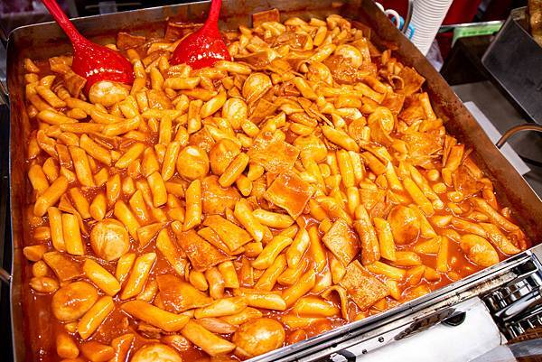 限時限量，買一送一！2020京畿道韓國商品展，超過百樣韓國商品一應俱全，更有地獄奶奶金守美系列商品等多樣商品首次登台～！新光三越A11館6樓