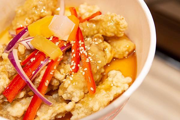 限時限量，買一送一！2020京畿道韓國商品展，超過百樣韓國商品一應俱全，更有地獄奶奶金守美系列商品等多樣商品首次登台～！新光三越A11館6樓