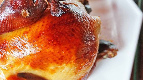 【八里美食】左岸甕仔雞-皮脆內嫩不乾柴又下飯的美味烤雞 【八里美食】左岸甕仔雞-皮脆內嫩不乾柴又下飯的美味烤雞