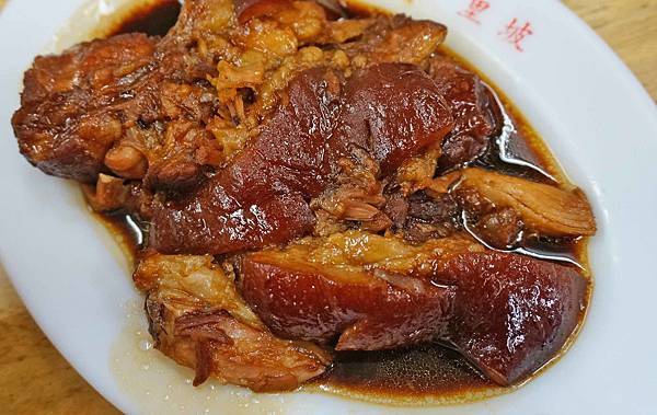 【台北美食】吃口味豬腳飯-不到晚上6點就賣光光的爆人氣豬腳店