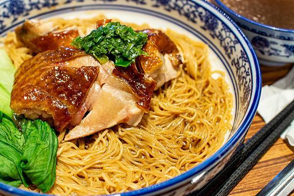 【三重美食】豐雞號-軟嫩不乾柴豐富美味的港式油雞飯美食 【三重美食】豐雞號-軟嫩不乾柴豐富美味的港式油雞飯美食