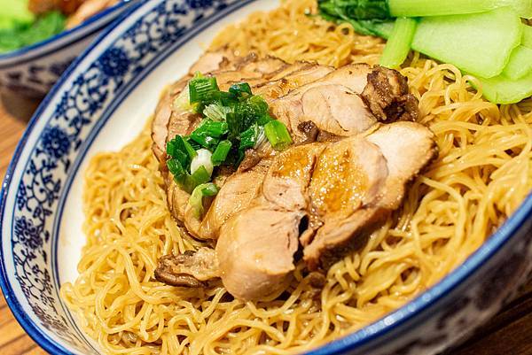 【三重美食】豐雞號-軟嫩不乾柴豐富美味的港式油雞飯美食 【三重美食】豐雞號-軟嫩不乾柴豐富美味的港式油雞飯美食