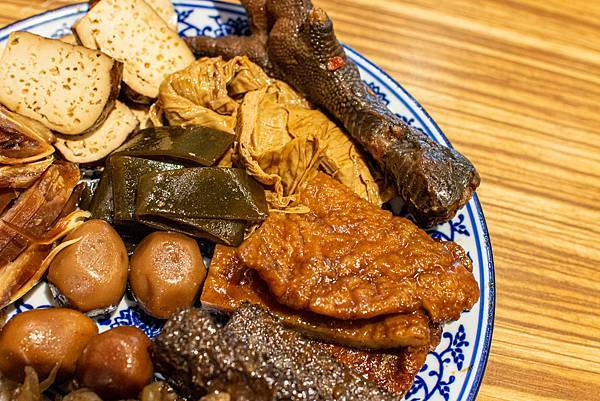 【三重美食】豐雞號-軟嫩不乾柴豐富美味的港式油雞飯美食 【三重美食】豐雞號-軟嫩不乾柴豐富美味的港式油雞飯美食