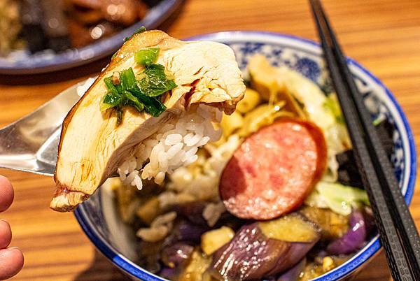 【三重美食】豐雞號-軟嫩不乾柴豐富美味的港式油雞飯美食 【三重美食】豐雞號-軟嫩不乾柴豐富美味的港式油雞飯美食