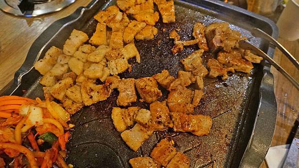 【台北美食】玖佰號烤豬五花專門店-CP值爆表!只要220元就能吃到四種不同口味的韓式烤肉 【台北美食】玖佰號烤豬五花專門店-CP值爆表!只要220元就能吃到四種不同口味的韓式烤肉