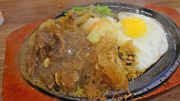 【台北美食】大佬牛牛排館-美味的台式牛排商業午餐只要100元! 【台北美食】大佬牛牛排館-美味的台式牛排商業午餐只要100元!