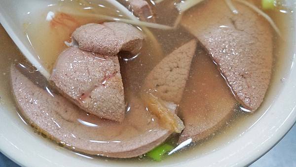 【台北美食】勝記油飯-美味度爆表!只要20元就能吃到的超美味銅板小吃 【台北美食】勝記油飯-美味度爆表!只要20元就能吃到的超美味銅板小吃