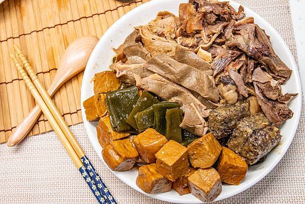 【宅配美食】瑞榮發-從菜市場小小店面做到網路宅配的30年老字號純手工糯米腸、滷味美食