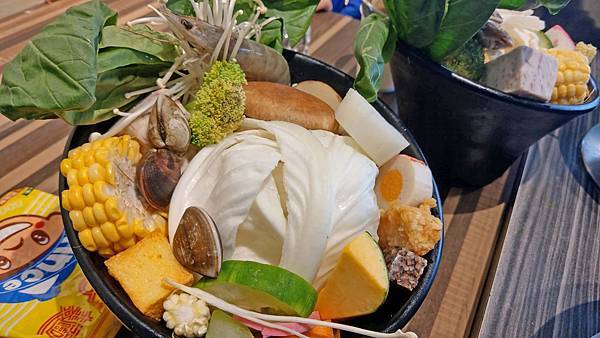 【台北美食】OMMA壽喜燒/串·鍋物專門店-全台北最便宜的火鍋店!只要100元就能吃到 【台北美食】OMMA壽喜燒/串·鍋物專門店-全台北最便宜的火鍋店!只要100元就能吃到