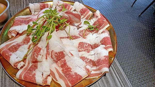 【台北美食】OMMA壽喜燒/串·鍋物專門店-全台北最便宜的火鍋店!只要100元就能吃到 【台北美食】OMMA壽喜燒/串·鍋物專門店-全台北最便宜的火鍋店!只要100元就能吃到