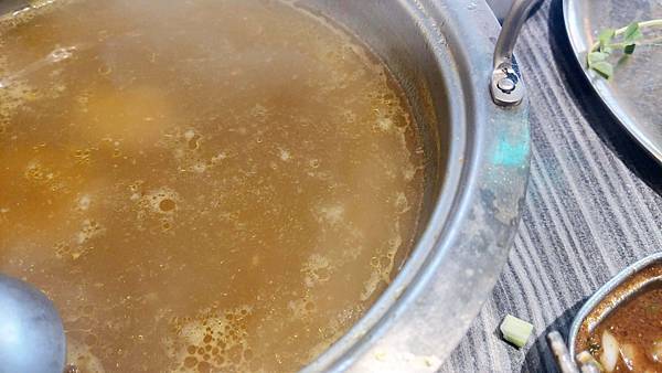 【台北美食】OMMA壽喜燒/串·鍋物專門店-全台北最便宜的火鍋店!只要100元就能吃到 【台北美食】OMMA壽喜燒/串·鍋物專門店-全台北最便宜的火鍋店!只要100元就能吃到