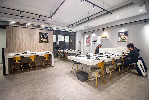 【桃園美食】嗑肉石鍋-什麼!?和牛龍蝦火鍋只要599元就能吃到!CP值爆高的火鍋店 【桃園美食】嗑肉石鍋-什麼!?和牛龍蝦火鍋只要599元就能吃到!CP值爆高的火鍋店