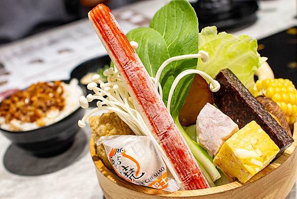 【桃園美食】嗑肉石鍋-什麼!?和牛龍蝦火鍋只要599元就能吃到!CP值爆高的火鍋店 【桃園美食】嗑肉石鍋-什麼!?和牛龍蝦火鍋只要599元就能吃到!CP值爆高的火鍋店