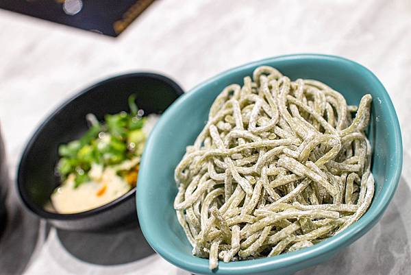 【桃園美食】嗑肉石鍋-什麼!?和牛龍蝦火鍋只要599元就能吃到！CP值爆高的火鍋店