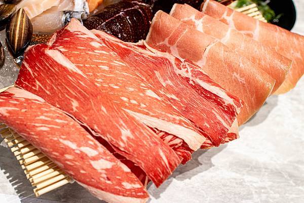 【桃園美食】嗑肉石鍋-什麼!?和牛龍蝦火鍋只要599元就能吃到!CP值爆高的火鍋店 【桃園美食】嗑肉石鍋-什麼!?和牛龍蝦火鍋只要599元就能吃到!CP值爆高的火鍋店