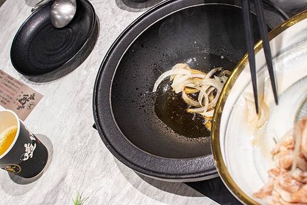 【桃園美食】嗑肉石鍋-什麼!?和牛龍蝦火鍋只要599元就能吃到!CP值爆高的火鍋店 【桃園美食】嗑肉石鍋-什麼!?和牛龍蝦火鍋只要599元就能吃到!CP值爆高的火鍋店