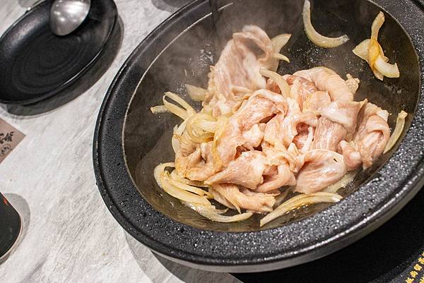 【桃園美食】嗑肉石鍋-什麼!?和牛龍蝦火鍋只要599元就能吃到!CP值爆高的火鍋店 【桃園美食】嗑肉石鍋-什麼!?和牛龍蝦火鍋只要599元就能吃到!CP值爆高的火鍋店