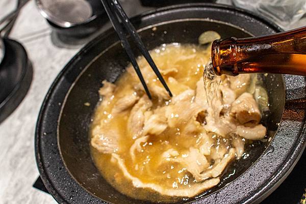 【桃園美食】嗑肉石鍋-什麼!?和牛龍蝦火鍋只要599元就能吃到！CP值爆高的火鍋店