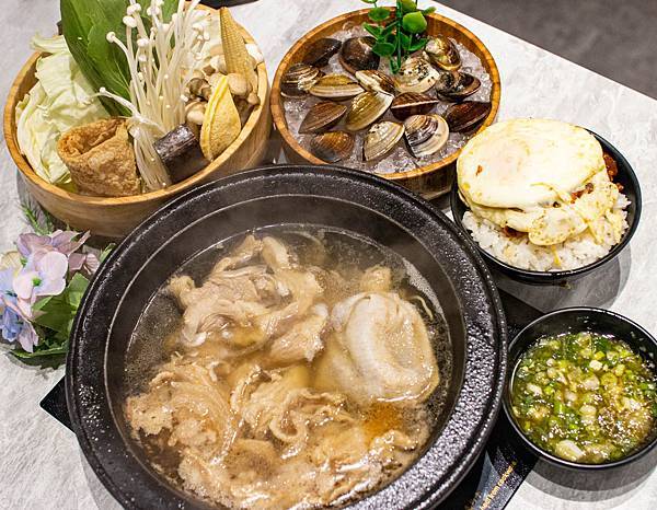 【桃園美食】嗑肉石鍋-什麼!?和牛龍蝦火鍋只要599元就能吃到!CP值爆高的火鍋店 【桃園美食】嗑肉石鍋-什麼!?和牛龍蝦火鍋只要599元就能吃到!CP值爆高的火鍋店