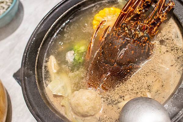 【桃園美食】嗑肉石鍋-什麼!?和牛龍蝦火鍋只要599元就能吃到!CP值爆高的火鍋店 【桃園美食】嗑肉石鍋-什麼!?和牛龍蝦火鍋只要599元就能吃到!CP值爆高的火鍋店